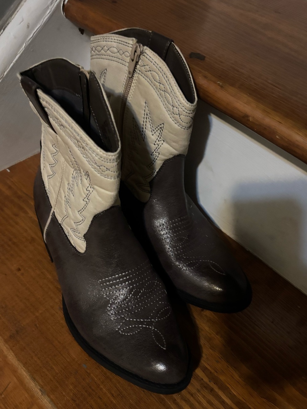 Coconuts by Matisse Pistol Western Cowboy Ankle Boots Brown Cream 8M - Picture 4 of 7
